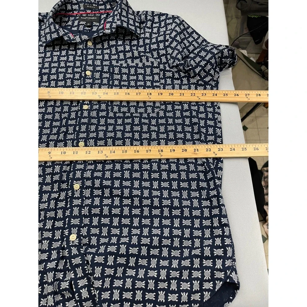 Banana Republic Mens XL Slim Fit Sea Turtle Print Short Sleeve Button Down Shirt